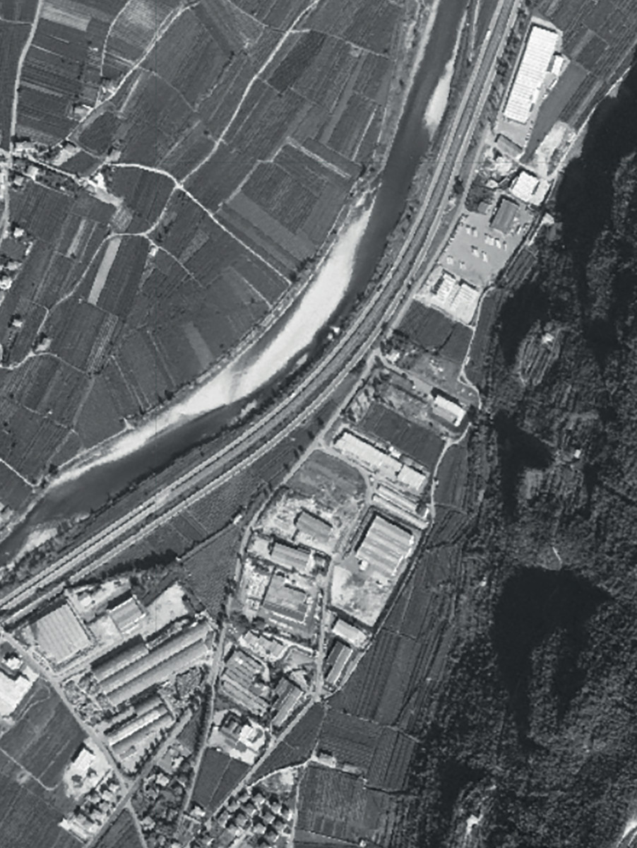 Pannello 12 foto 2 | Foto satellitare della zona industriale, 1988-1989. Geoportale Nazionale